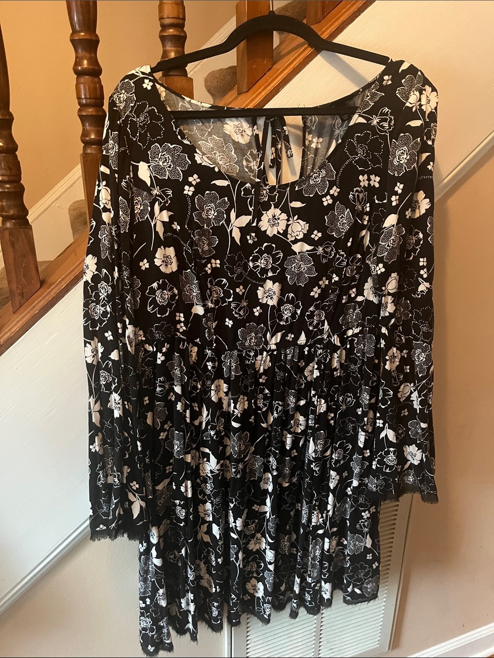 Torrid Black & White Long Sleeve Dress size 1
